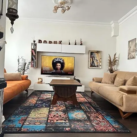 8 Kisilik Konforlu Ve Ferah Bir Villa